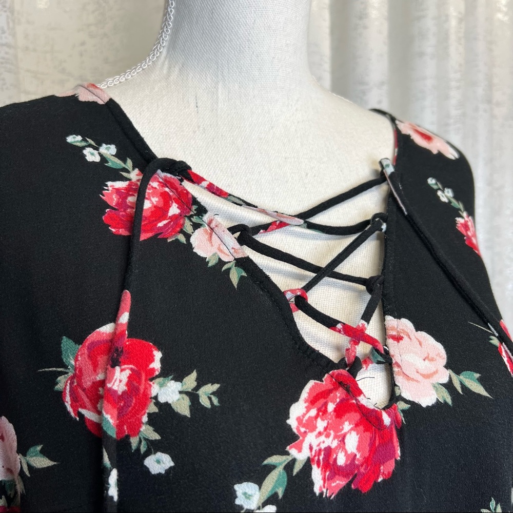 Floral Bell Sleeve Top - Picture 2 of 5